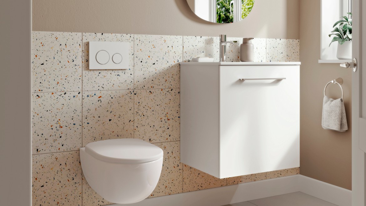 Small Geberit Selnova bathroom with wall-hung WC and washbasin Small Geberit Selnova bathroom with wall-hung WC and washbasin
