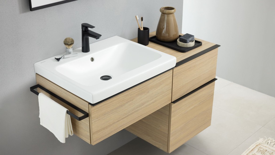 Washplace with Geberit iCon lay-on washbasin in white matt and black matt bathroom accessories Washplace with Geberit iCon lay-on washbasin in white matt and black matt bathroom accessories