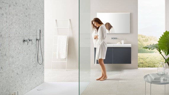 Bathroom with Geberit Olona shower tray Bathroom with Geberit Olona shower tray