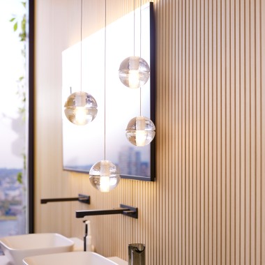View of the wash place with ceiling lights in the foreground (© Geberit) View of the wash place with ceiling lights in the foreground (© Geberit)