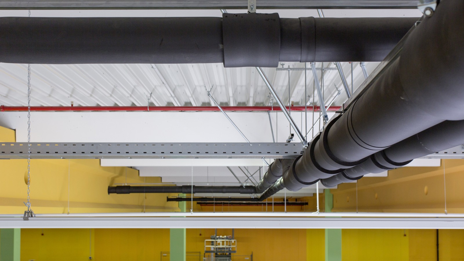 Tubacione Geberit PE në një sistem kullimi çatie me Geberit Pluvia