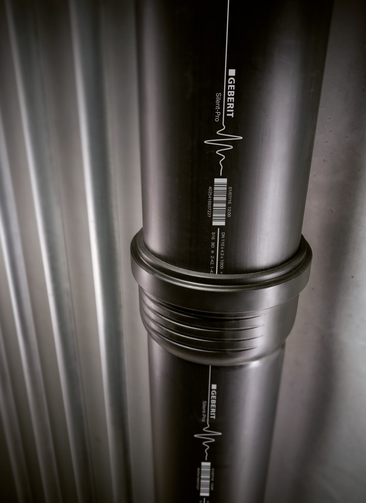 Geberit Silent-Pro – sistemi i drenazhit me izolim shumë të mirë akustik dhe peshë të lartë të pandashme