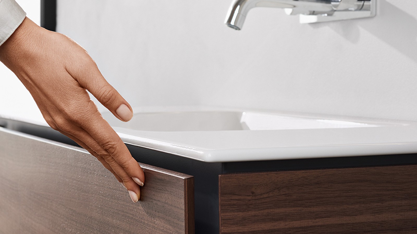 Geberit ONE washbasin with space-saving system Geberit ONE washbasin with space-saving system