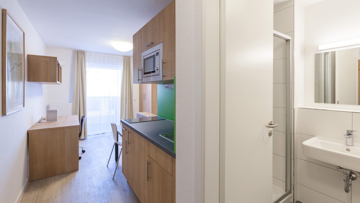 Small, fine and practical: temporary accommodation at Goldsteinstrasse 130 in Frankfurt am Main (DE) (© Geberit) Small, fine and practical: temporary accommodation at Goldsteinstrasse 130 in Frankfurt am Main (DE) (© Geberit)