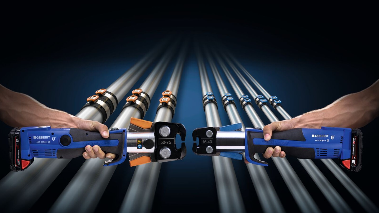 Confusion between the two pressing jaws is highly unlikely thanks to their distinctive orange and blue colouring.