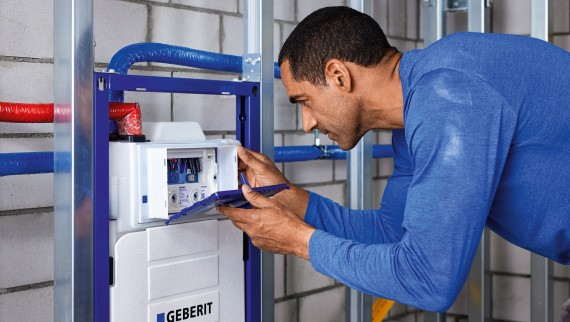 A Geberit concealed cistern with HS30 hygiene flush unit installed in the Geberit Duofix system (© Geberit) A Geberit concealed cistern with HS30 hygiene flush unit installed in the Geberit Duofix system (© Geberit)