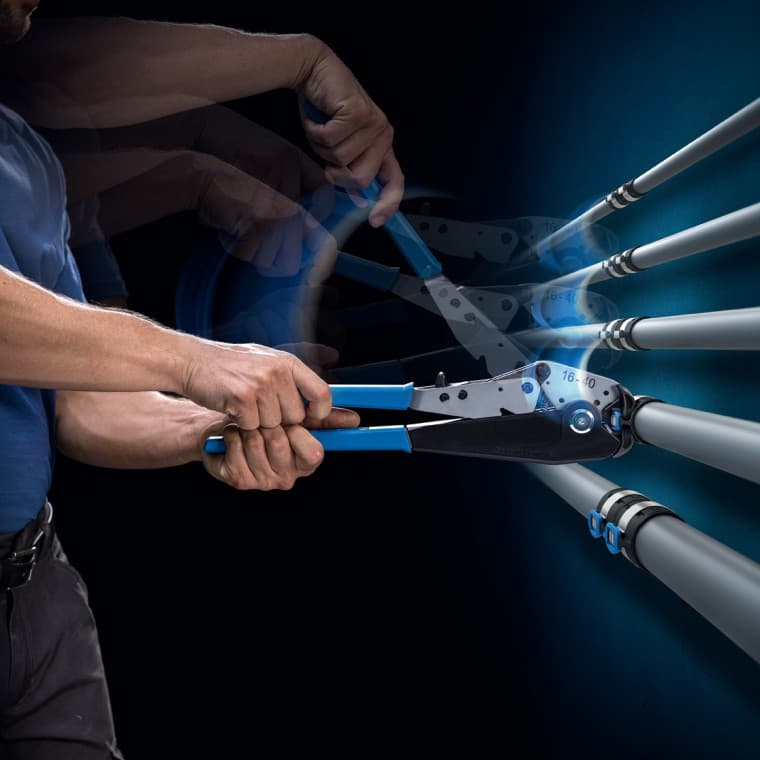 FlowFit kërkon vetëm 2 çelësa presimi për të gjitha dimensionet e tubave FlowFit kërkon vetëm 2 çelësa presimi për të gjitha dimensionet e tubave