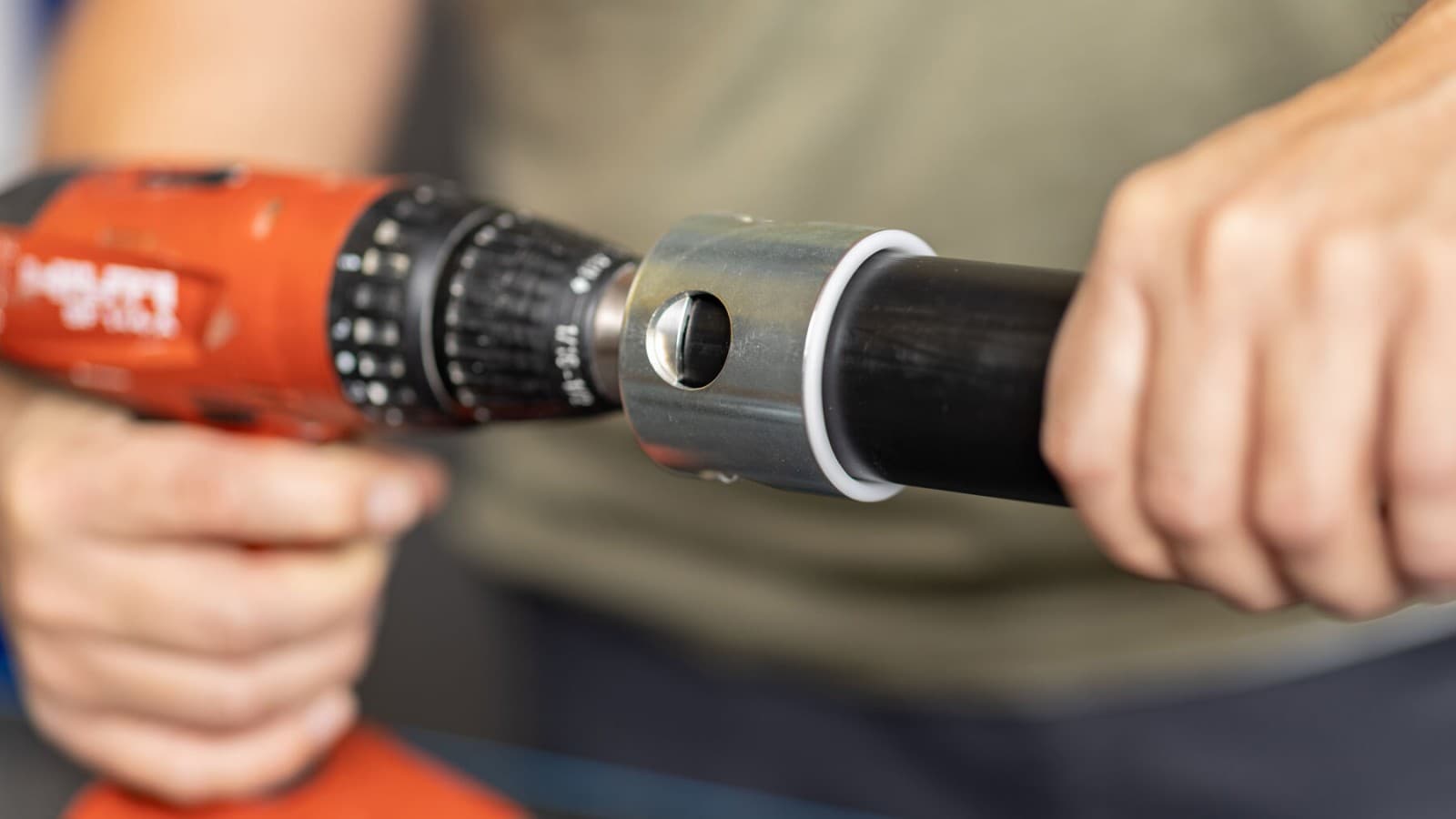 Pajisje për heqjen e skajeve dhe kalibrimin e tubave Geberit Mepla Pajisje për heqjen e skajeve dhe kalibrimin e tubave Geberit Mepla