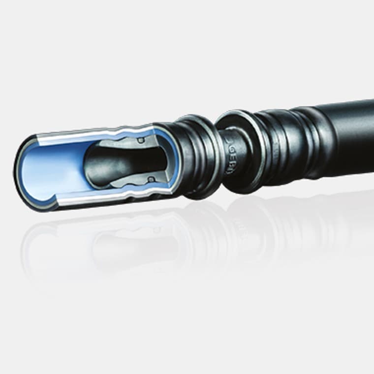 Një lidhje Geberit Mepla ndërmjet pjesës lidhëse dhe tubit Një lidhje Geberit Mepla ndërmjet pjesës lidhëse dhe tubit