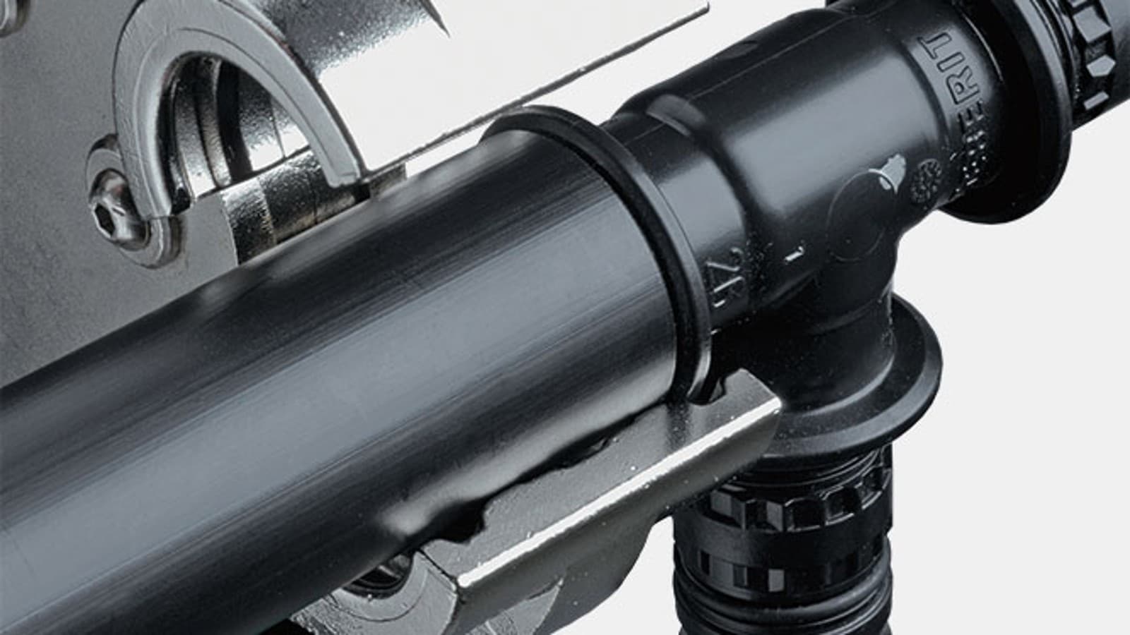 Udhëzuesi i çelësit të presimit parandalon pozicionimin e gabuar me Geberit Mepla Udhëzuesi i çelësit të presimit parandalon pozicionimin e gabuar me Geberit Mepla